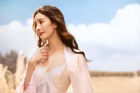 杨幂拍维密大片，穿蕾丝内衣深V吊带裙，上围丰满宛如性感尤物图片