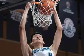 盘点CBA站立摸高前5位球员！张兆旭仅排第7，韩德君没进前10图片
