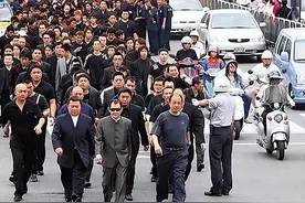 台湾帮派大佬陈启礼：我宁愿被共产党管着，也不让台湾被外人拿走图片