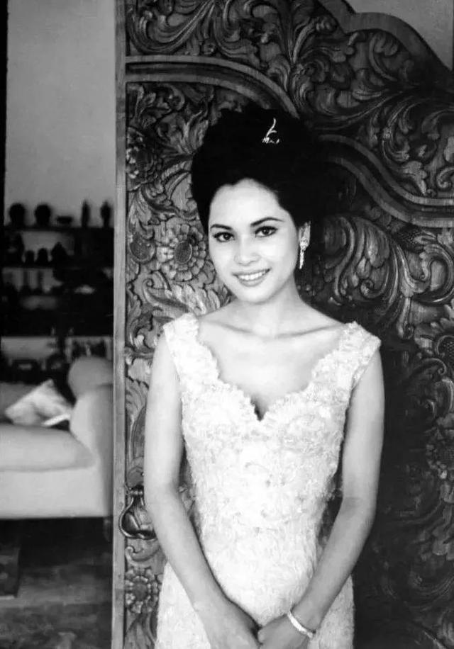 为什么苏加诺会神魂颠倒,年轻时候的黛薇夫人确实美若天仙