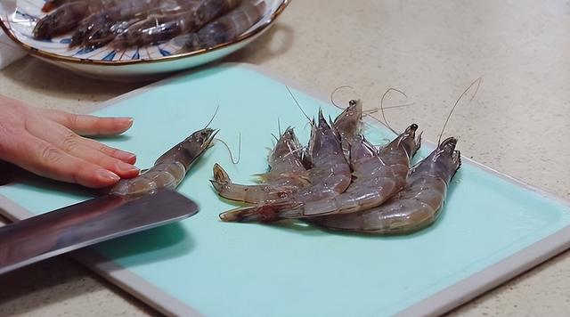 了解这4种区别，轻松辨别“淡水虾之王”，口感不同，价值不同