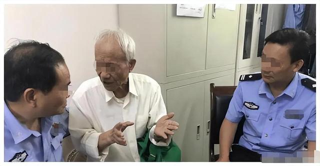 大爷被14岁少女强奸，因体力不支报案，被抓:她主动找我玩的