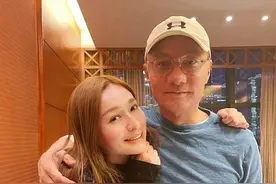 港姐冠军父亲被指曾家暴，两任妻子态度各不同，儿子隔空力挺父亲图片