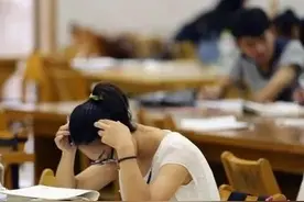 现在的大学生每天都在干嘛？为什么很多连毕业证都混不到？图片