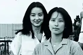 林青霞与亲姐河南相认，看到对方一贫如洗，她出手相助了吗？图片