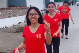 2018年，11个姐姐凑钱32万给弟弟买房，这样的亲情让人羡慕图片