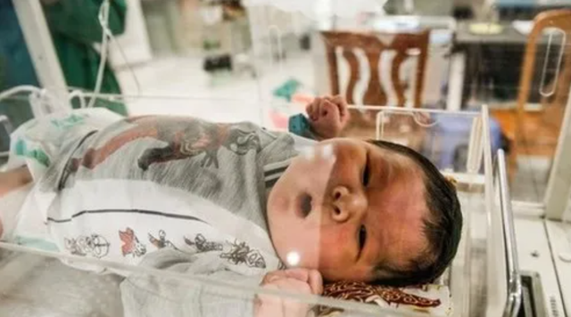 一亿米的巨人美女是谁 一亿米的巨人美女古风