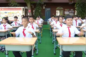 海南枫叶国际学校：舞蹈融入课间操 让学生爱上运动 | 2021年“奔跑吧·少年”儿童青少年主题健身活动（海南站）图片