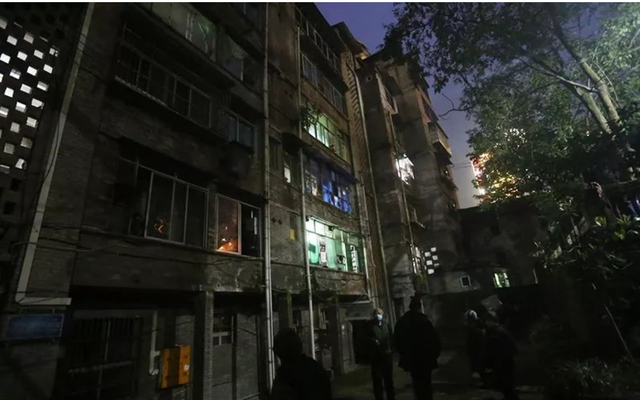 北京一女子遭歹徒劫色，全程不反抗，竟还主动帮男子带上安全套
