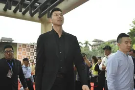 CBA3消息：易建联有新职务，胡明轩捞金被批，辽篮双塔归队争冠图片
