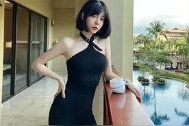 有一种美叫李溪芮穿连体裤！满身的高级感真是抢眼，身材比例真好图片