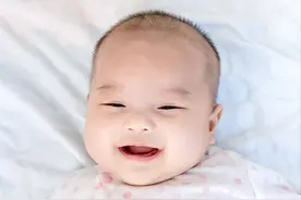 宝宝把头摇得像“波浪鼓”，这是怎么了？除了缺钙，还有这些原因图片