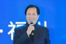 逼死前妻、跑路美国的唐国强报应来了，网友：晚节不保图片
