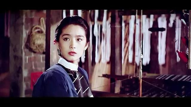 老一辈的人总说林青霞是"第一美女"?看完她年轻的照片,我懂了