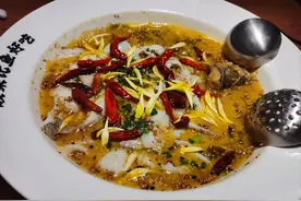 江西小伙去现炒菜馆吃饭，点了5个菜，上桌后却发现全是预制菜图片