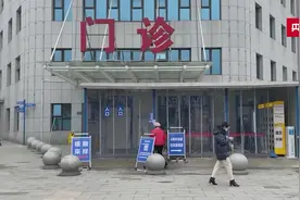 湖南一孕妇独自在家生产后用剪刀剪断脐带 幸亏送医及时母子平安图片