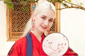 意大利超模伯妮：为爱嫁中国小伙，靠和婆婆的家长里短有千万粉丝图片