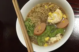 方便面是垃圾食品，到底能不能吃？很多人都被误导了，告诉你实情图片