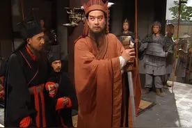 在央视版《三国演义》中洪宇宙为什么不演完袁绍？图片