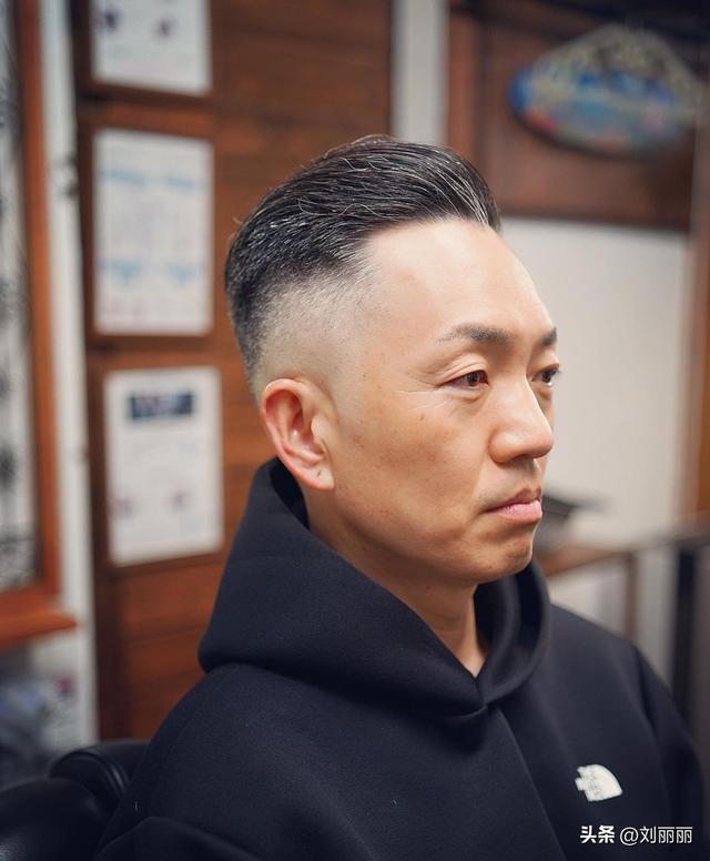 最具人气的3种男士发型,效果就是不一样,立体时尚很有派头