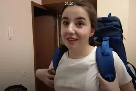 远方的家回国的路，汪汪玛利亚机场告别父母，远嫁的女儿，看哭了图片