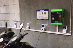 电动车充电一直是红灯，该怎么办？老师傅告诉你解决方法图片