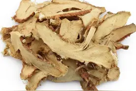 最近身上火气大？一味药泡水，上清肺火治咳嗽，下清大肠治便秘！图片