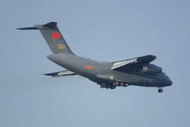 6架运20奔赴欧洲，全副武装满载干扰弹，战略空运向实战标准看齐图片