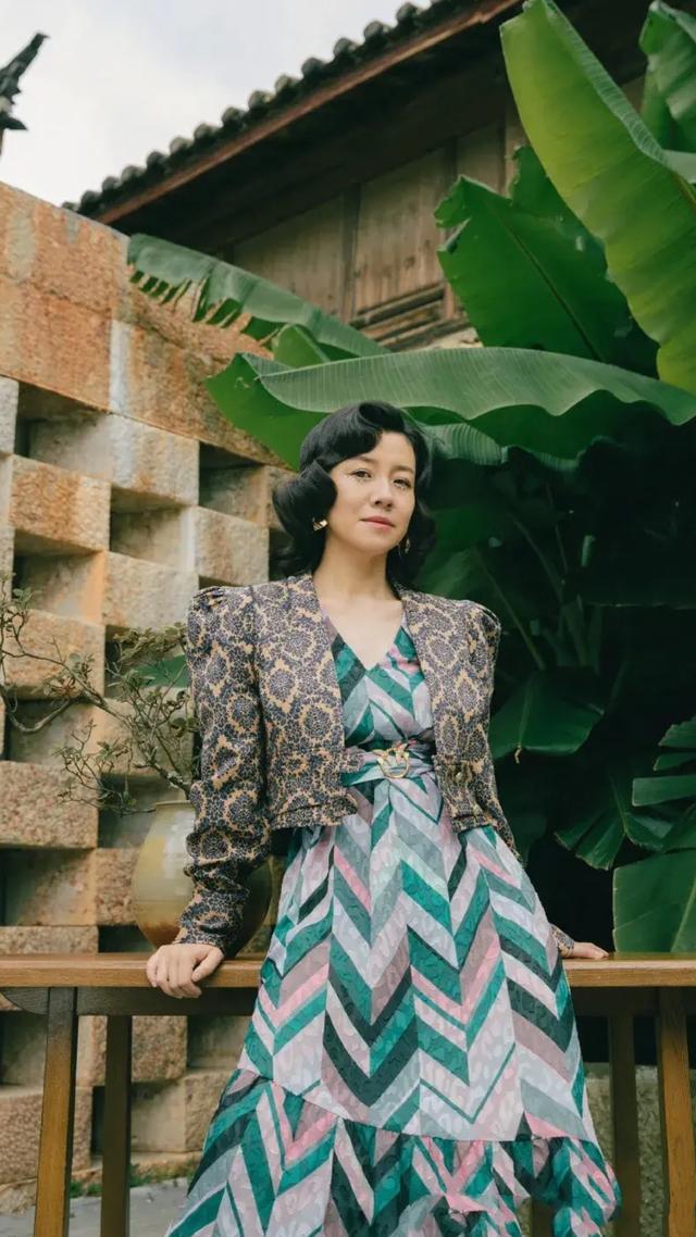 女星刘琳：中年走红，被名导拒绝结婚后患抑郁症，39岁艰难做妈妈