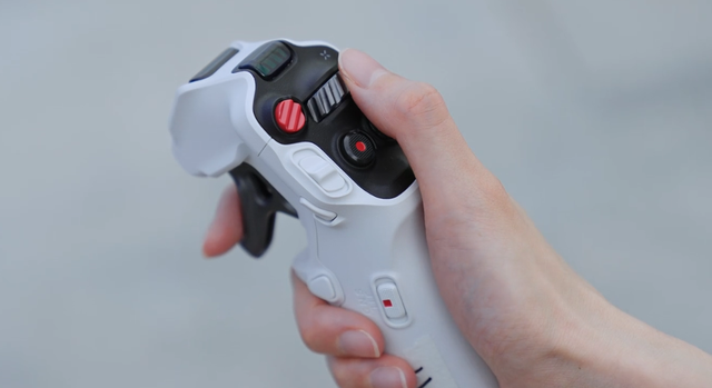 影石Insta360首款全景无人机影翎Antigravity A1发布