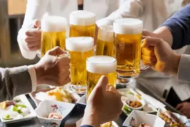 酒精肝的6大症状，常喝酒的你，看看中了几招？图片