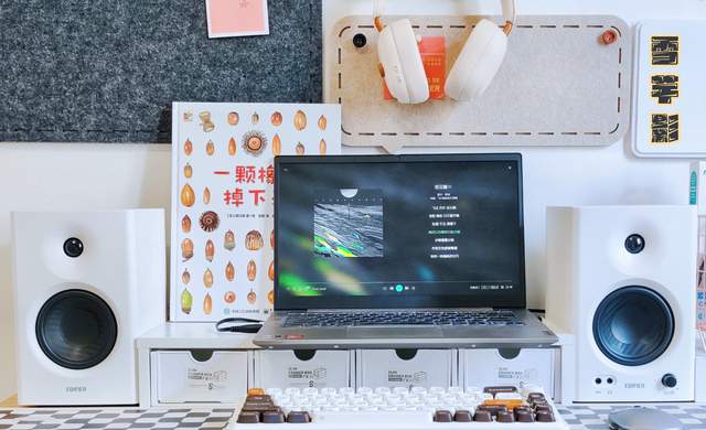 看演唱会的在现场，听演唱会的在床上——漫步者MR4监听音箱体验♪♫♬