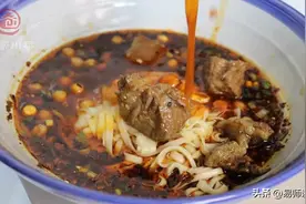 《重庆小面》酱油提鲜很关键，酱油工艺分类是决定味道的秘密武器图片