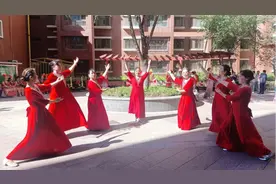 舞动“金石榴” 跳出我风采图片