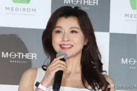 美貌依旧！50岁藤原纪香出席商业活动“释放荷尔蒙”图片