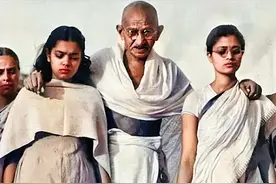 老照片回顾甘地一生：与小53岁少女们同床，死后被骂叛徒偷走骨灰图片