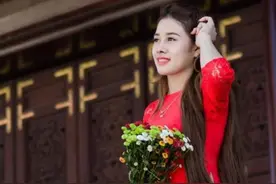 越南版“紫霞仙子”：拒绝百万富豪的追求，裸婚嫁给湖南穷小子图片