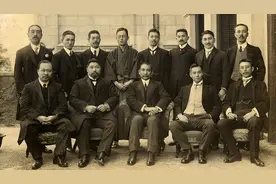 历史上的今天——爆发“二次革命”图片