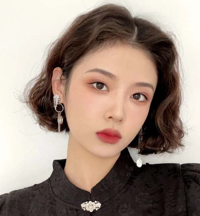 2021巨显脸小的10款发型,长短发都有