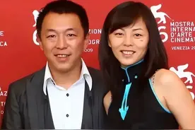 百亿影帝黄渤：曾被林志玲当众“表白”，却独宠初恋女友28年，结婚15年无绯闻图片