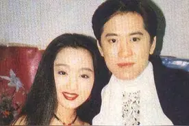 赖文峰出狱后娶妻生子，而杨钰莹却至今未婚，她在追求什么？图片