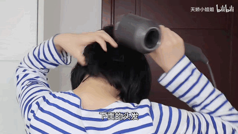如何才能在家自己搞头发？实用技能大放送，洗剪吹烫染，包教包会