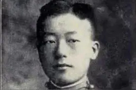 他是陆小曼的前夫，婚姻失败事业有成，去世后葬在异国他乡图片