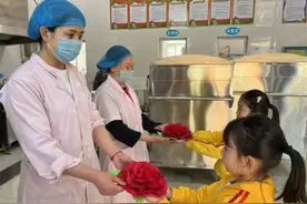 邢台市第一幼儿园：劳动勤于手 美德践于行图片