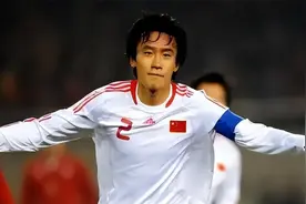 41岁前国足队长杜威近况：满脸沧桑显老态，换三任女友，情史丰富图片