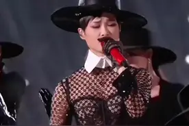 李宇春：越努力越尴尬的超女图片