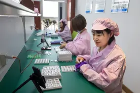 50亿人民币，10万工作岗位！再见了，富士康图片