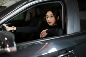 王馨瑶——高冷女总裁「摄影评测与赏析」图片