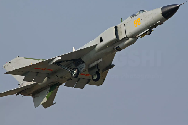 我军还有4个旅的军还歼或歼8, /p