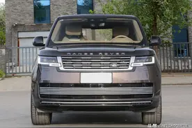 23款路虎揽胜尊荣创世加长：4.4T双涡轮爆发750牛米，上路超369万图片